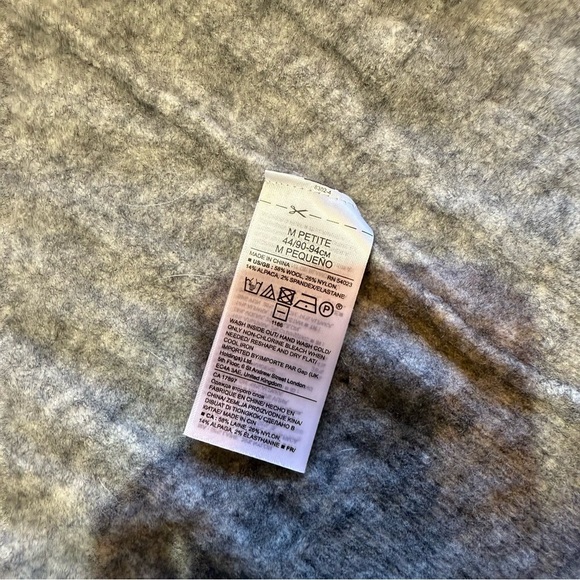 Banana Republic Size Medium Petite 58% Wool - Picture 3 of 4